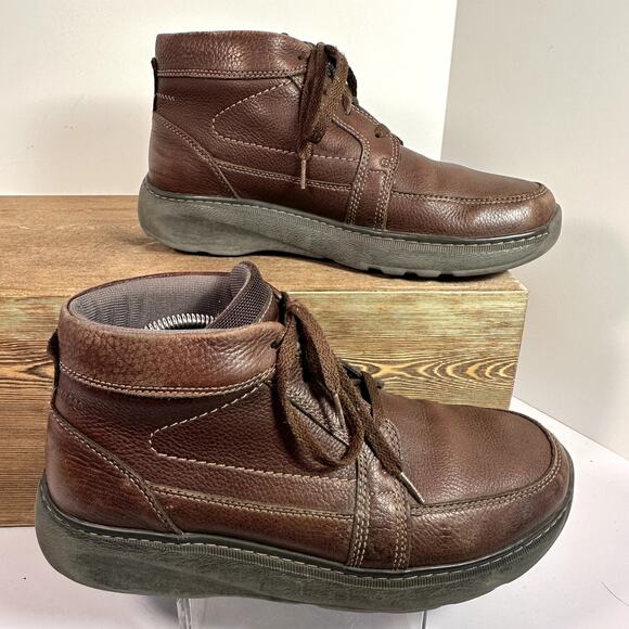 Clarks Leather Chukka Ankle Boots Mens 8.5 W Brown Lace Up Comfort Shoes Casual